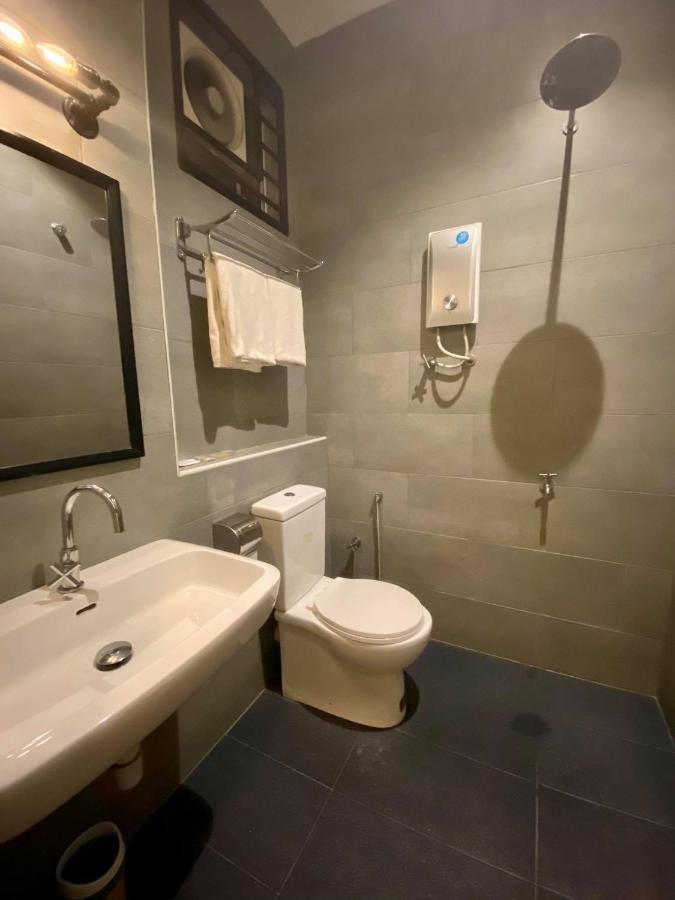 Wan Loong Hotel Pontian Kecil Esterno foto
